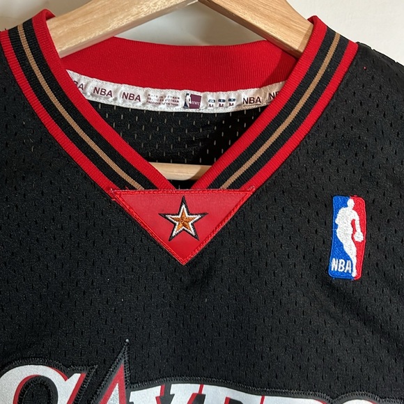 NBA Allen Iverson #3 Champion Philadelphia 76ers Sixers Youth Sz M Length +2 - Picture 5 of 7